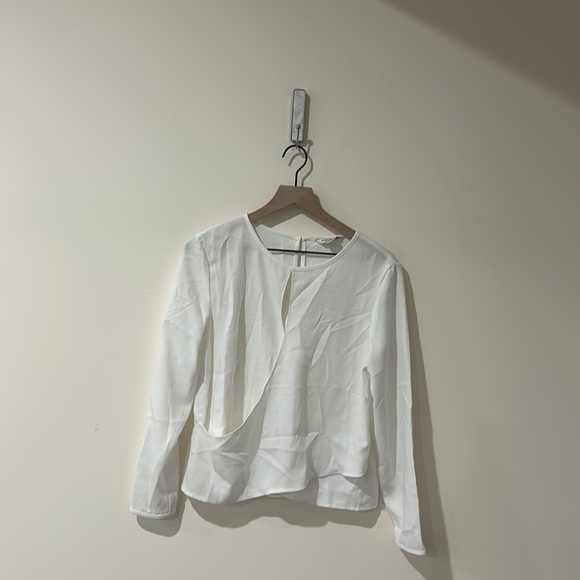 NEW • Club Monaco • Women’s Brixxtun Shirt Crewneck with Surplice Front White Md - Picture 3 of 4